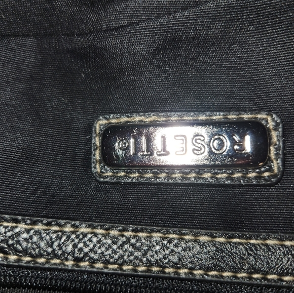 Rosetti Black Shoulder Bag with Zippered Closure - Picture 8 of 9